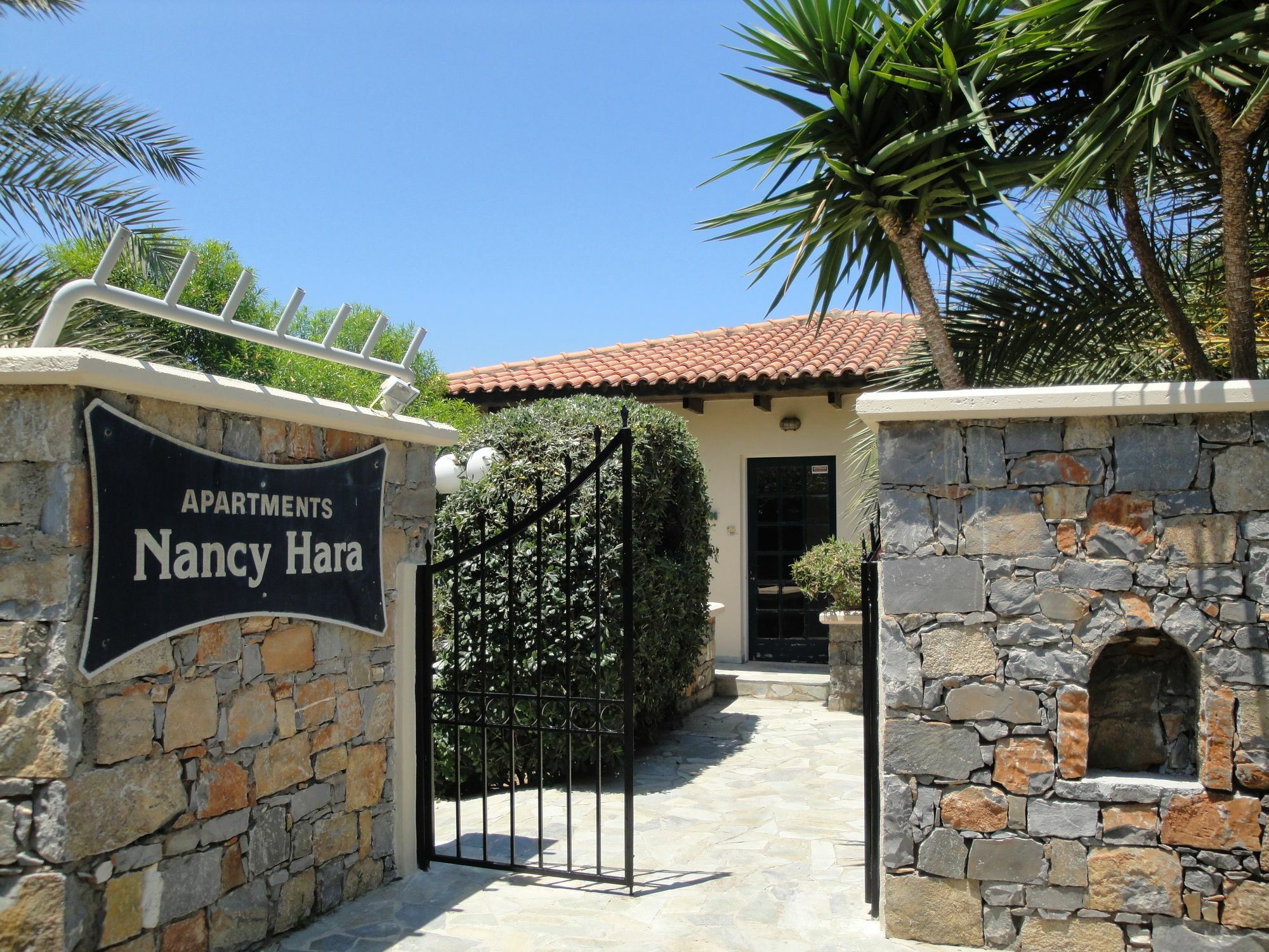 Nancy - Chara Apartments Καρτερός Εξωτερικό φωτογραφία